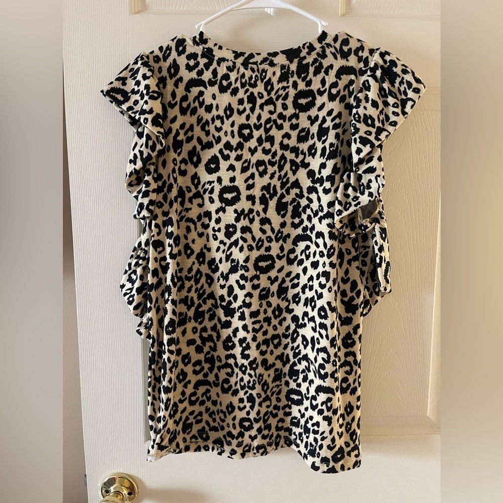 Leopard shirt - Woman’s size M - Picture 2 of 5